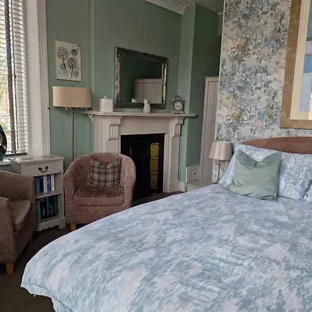 Warwick Lodge-2